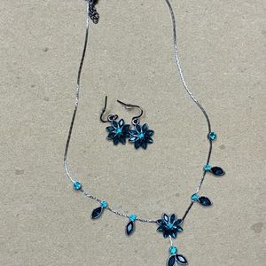 Beautiful earring and necklace set